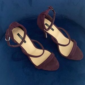 Wine-colored ankle strap high heels